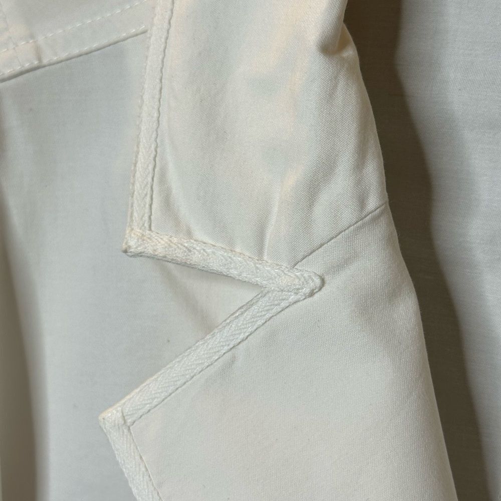 Chicos white button front Jacket. Size 2 - Picture 4 of 8